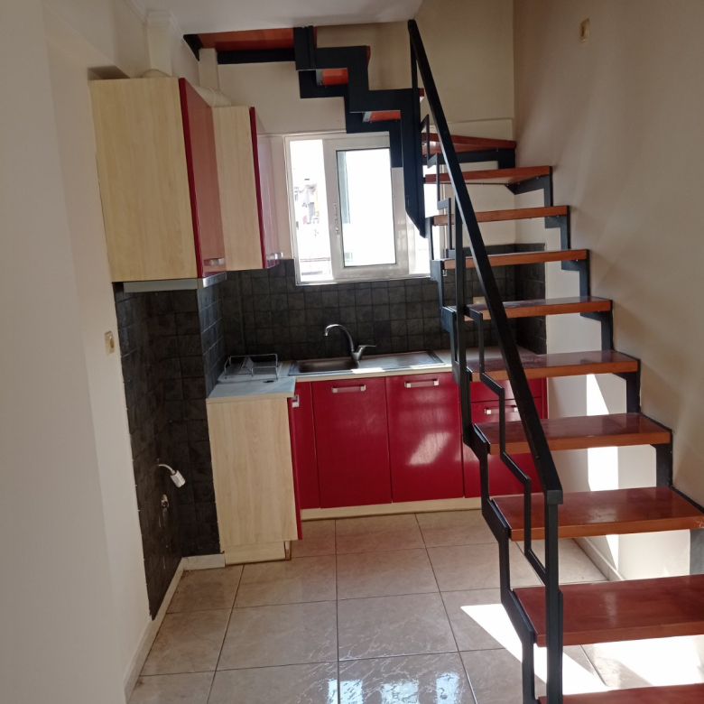 Πωλείται επενδυτική Μεζονέτα 90τμ. 4ος-5ος όροφος