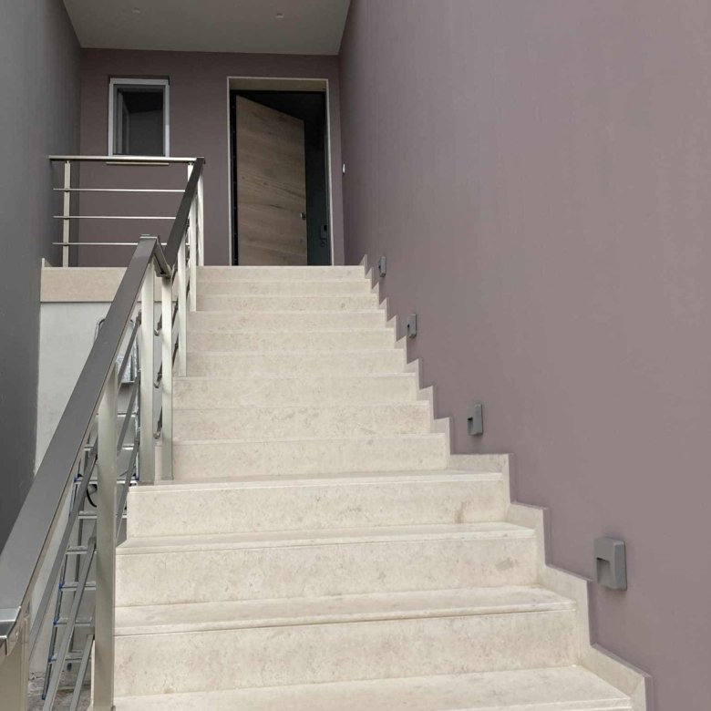 Πωλείται μεζονέτα τριών επιπέδων